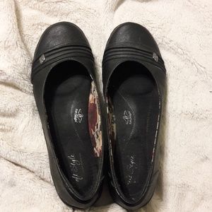 Soft Style womens flats.